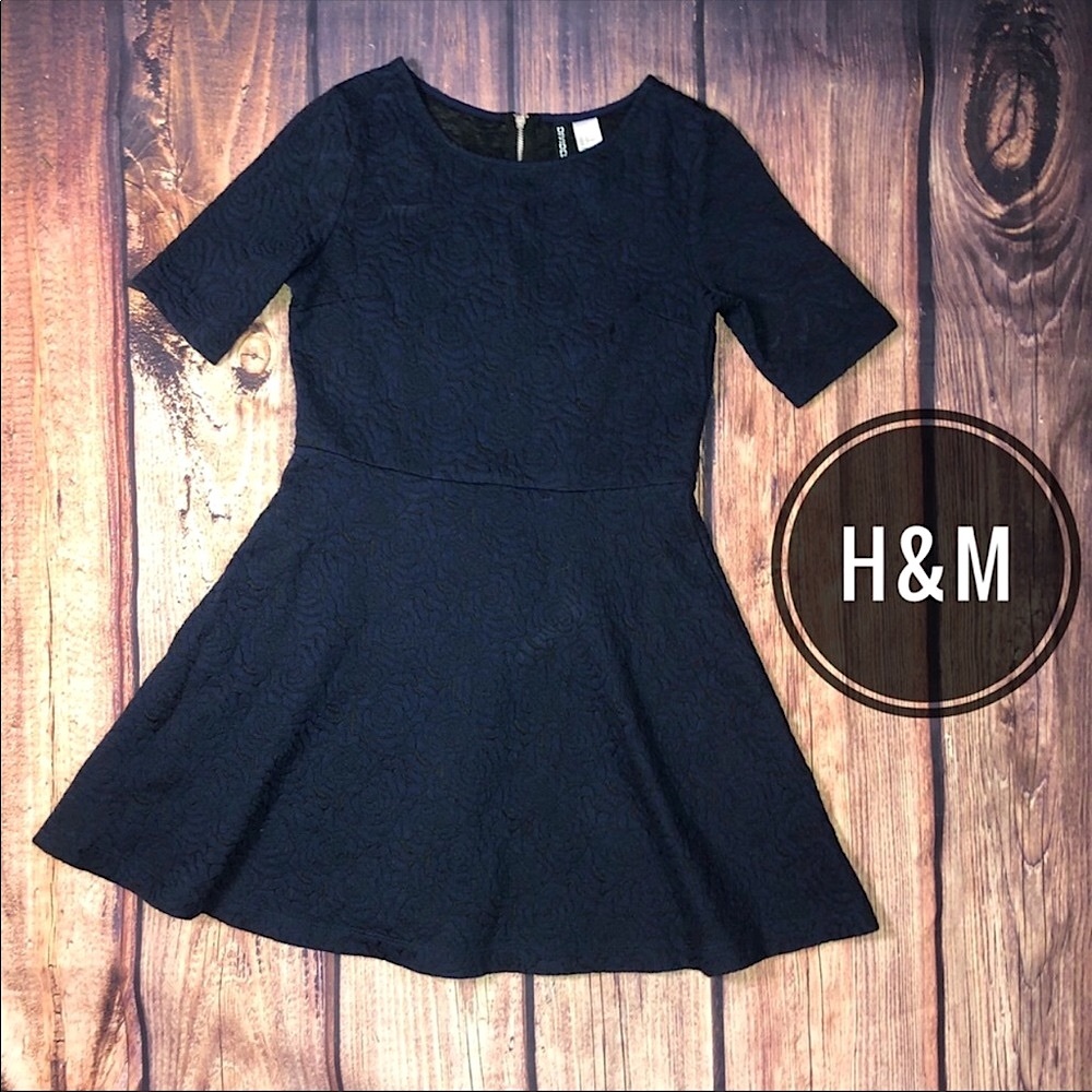 ‼️LAST CHANCE‼️ H&M Navy Fit & Flare Textured Rose Dress with 1/4 Sleeves